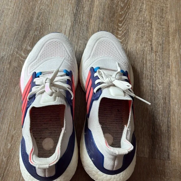 Ultraboost - Picture 2 of 3